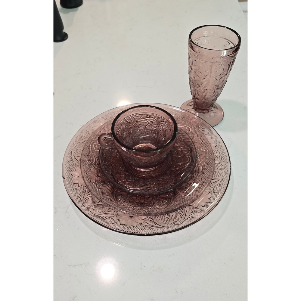 Tiara Exclusives Sandwich Amethyst Purple Glass 5 Piece Place‎ Setting Vintage